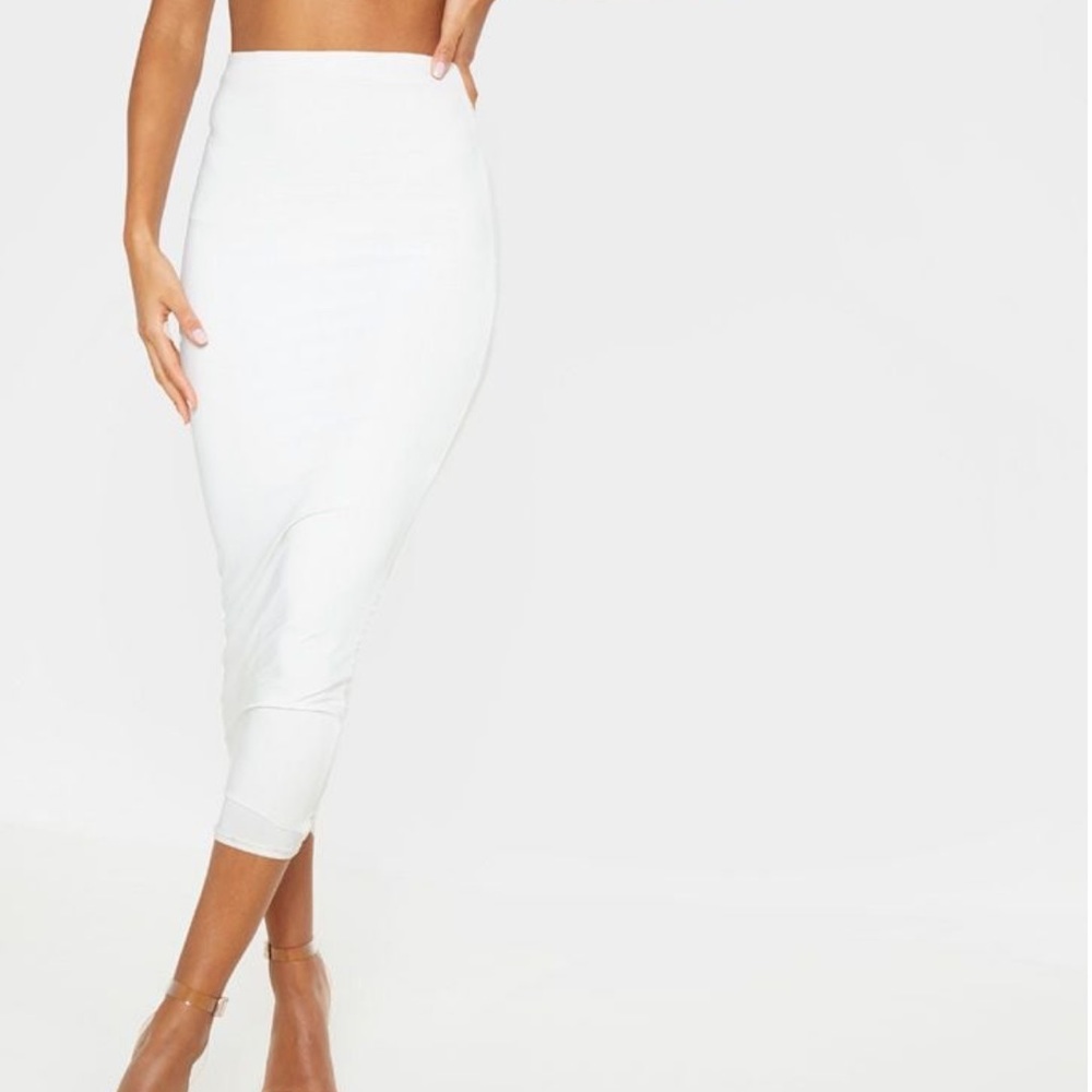 ✨NWT!✨ AIDY WHITE SLINKY LONG LINE MIDI SKIRT.